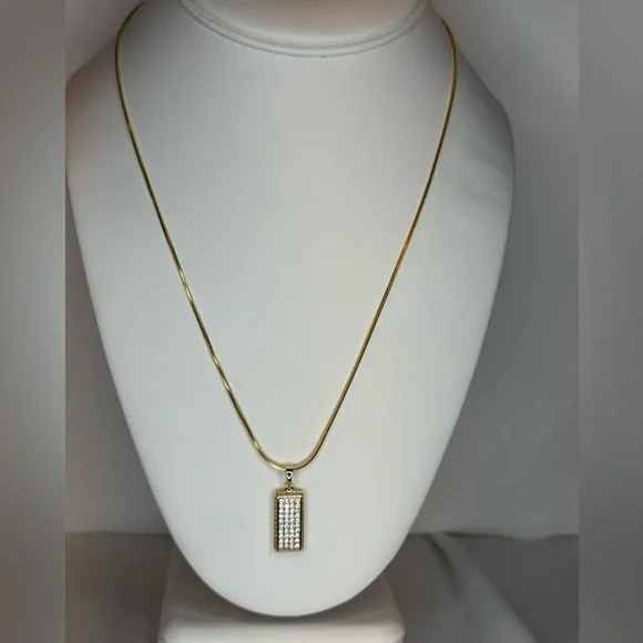 Elegant Gold Necklace with Rhinestone Pendant - Picture 2 of 4